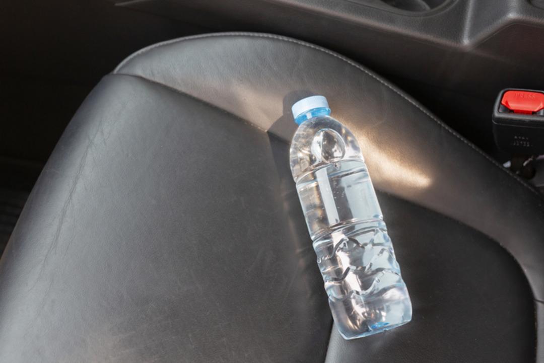 Sıcakta arabada unutulan su, sessiz bir tehdit! Kendinizi yenilemek istediğinizde hasta olmayın: Plastik şişeler kimyasal bir tehlike olabilir mi? 5